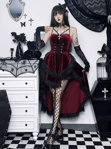 Robe Gothique Asym Trique Rouge Et Noire Ame Gothique