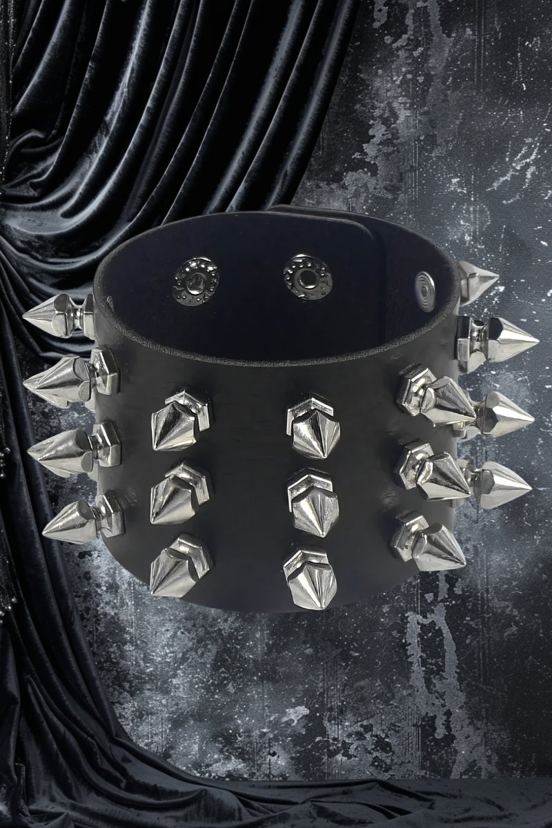 Bracelet Gothique Clouté De Force – Ironstrength
