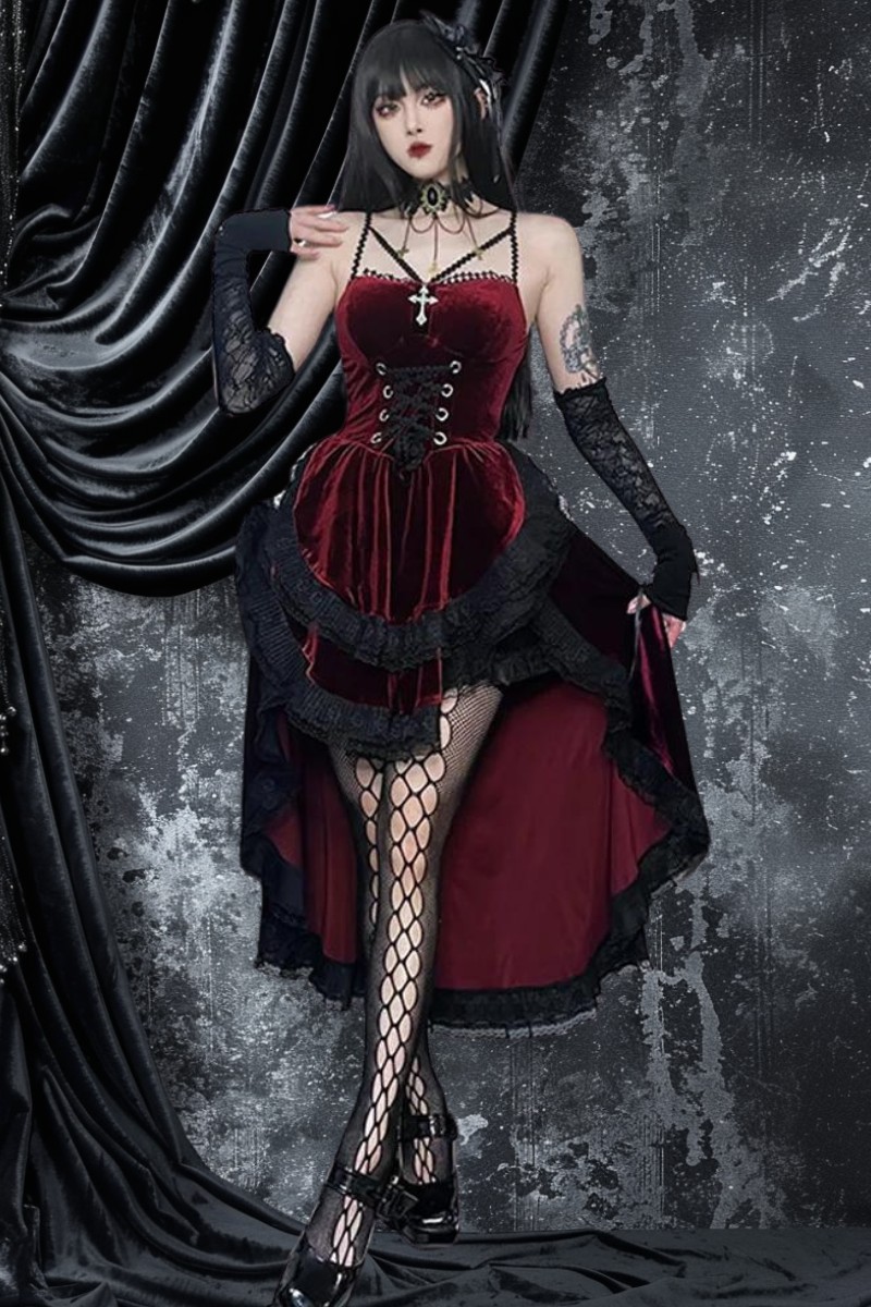 Robe Gothique Asymétrique Rouge Et Noire – Nightfall