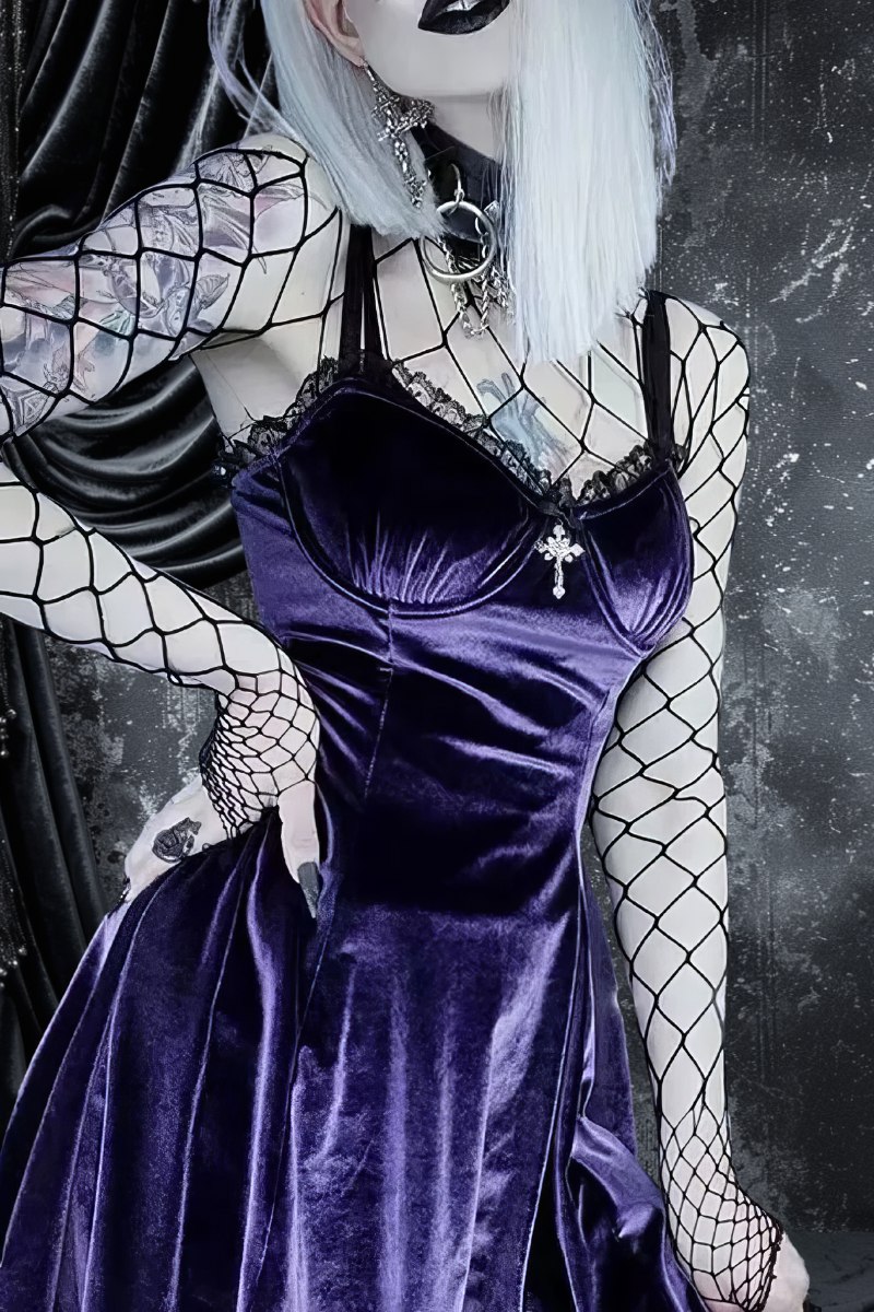 Robe Gothique Violette – StormSurgeon